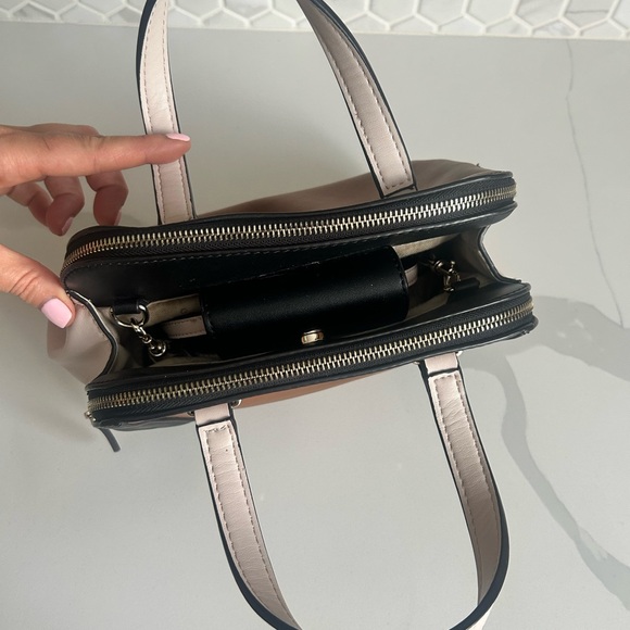 GUESS neutral color block handbag - Picture 5 of 9